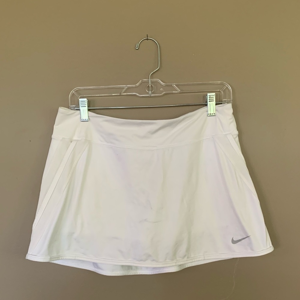 Nike white tennis skort size L